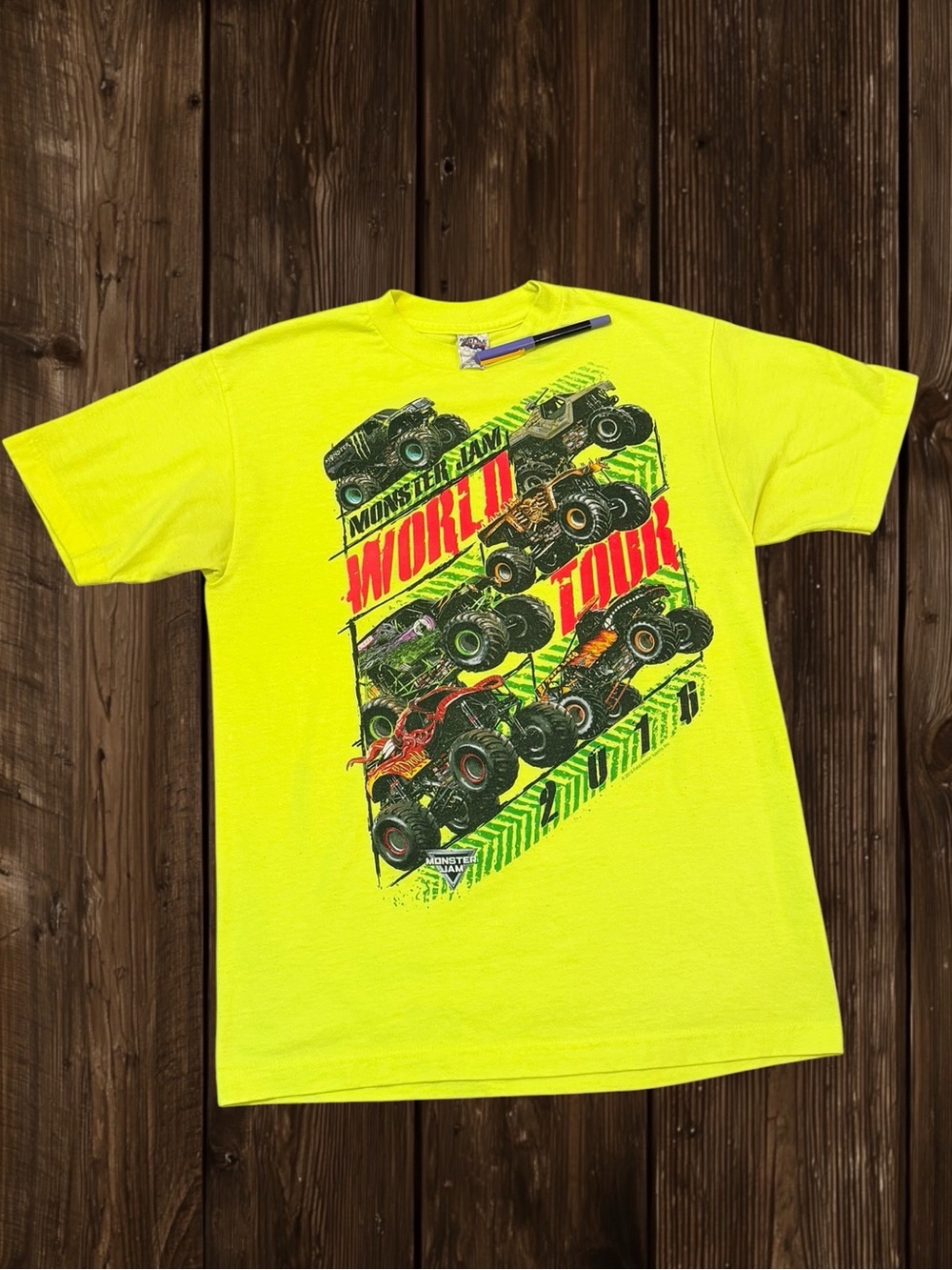 2016 Monster Jam Shirt Bright Yellow Neon Size Medium Grave Digger